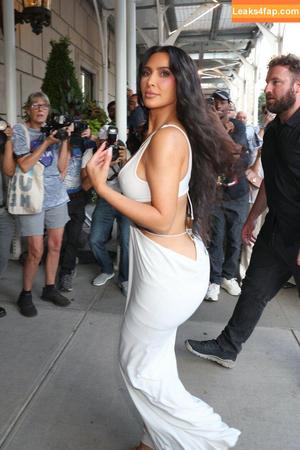 Kim Kardashian photo #3214