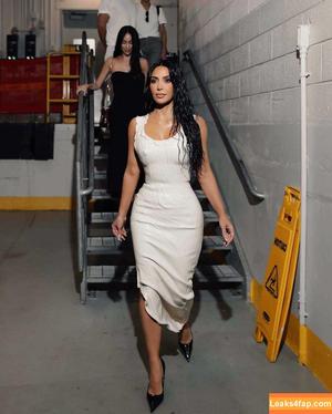 Kim Kardashian photo #3318