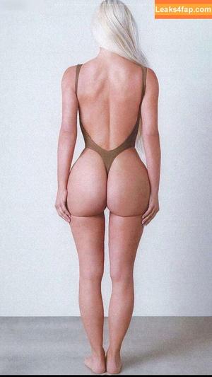 Kim Kardashian photo #3330