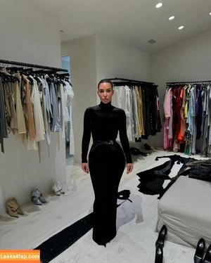 Kim Kardashian photo #3341