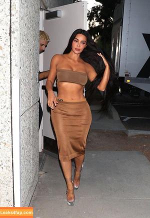 Kim Kardashian photo #3375