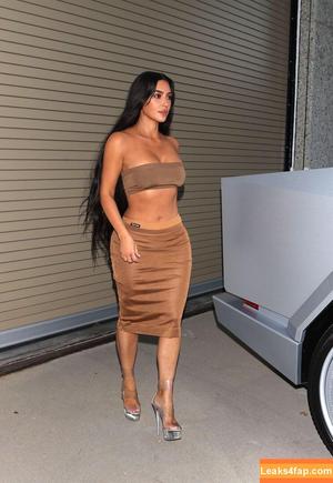 Kim Kardashian photo #3379