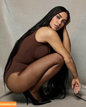 Kim Kardashian photo #3392