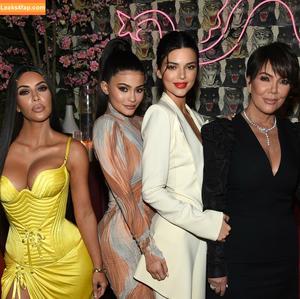 Kim Kardashian photo #3396