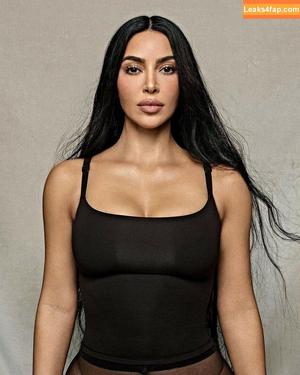 Kim Kardashian photo #3405