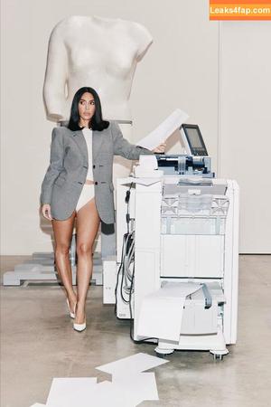 Kim Kardashian photo #3408