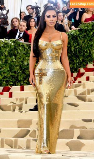 Kim Kardashian photo #3425