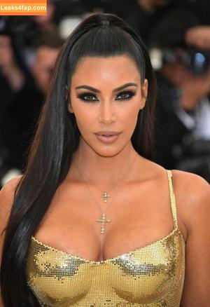 Kim Kardashian photo #3429