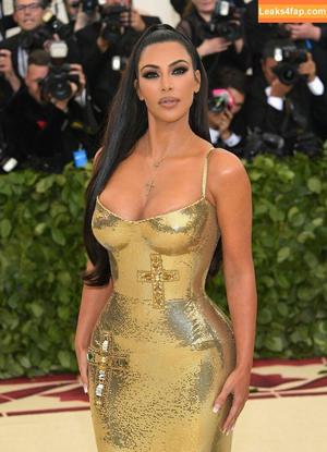 Kim Kardashian photo #3432