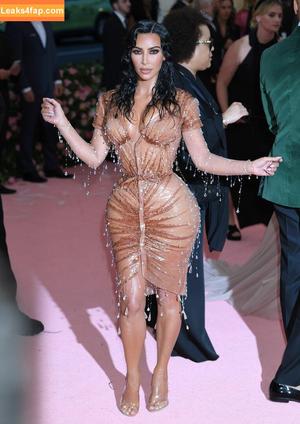 Kim Kardashian photo #3436