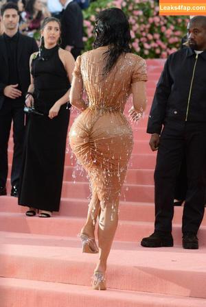 Kim Kardashian photo #3439