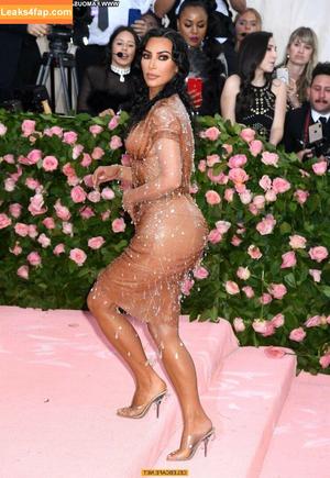 Kim Kardashian photo #3441