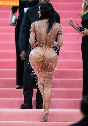 Kim Kardashian photo #3443