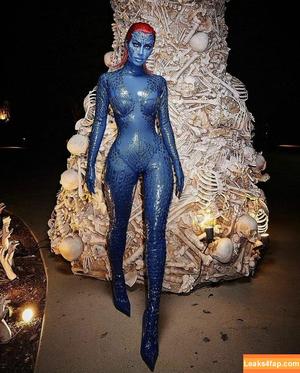 Kim Kardashian photo #3449