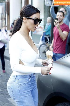 Kim Kardashian photo #3466
