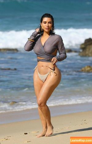 Kim Kardashian photo #3475