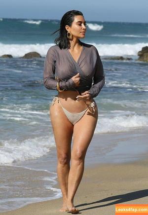 Kim Kardashian photo #3476