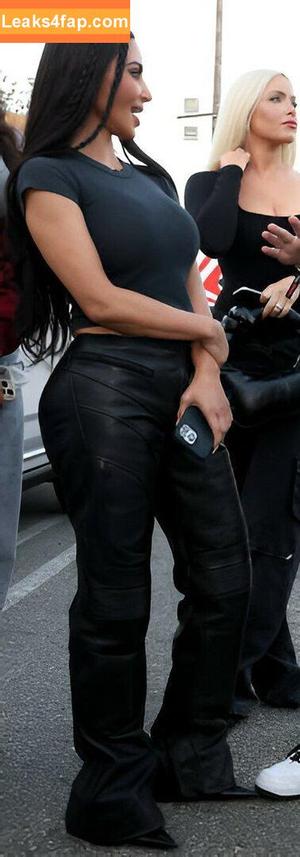 Kim Kardashian photo #3482