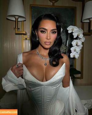 Kim Kardashian photo #3531