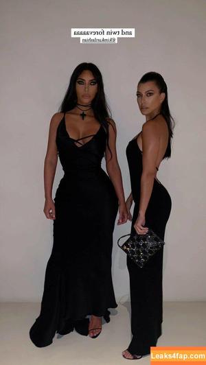 Kim Kardashian photo #3555