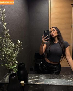 Kim Kardashian photo #3585