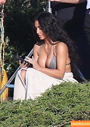Kim Kardashian photo #3588