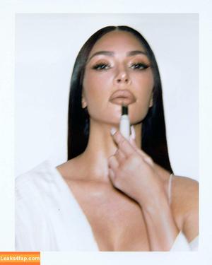 Kim Kardashian photo #3608