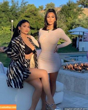 Kim Kardashian photo #3619