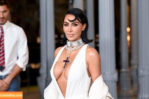 Kim Kardashian photo #3648