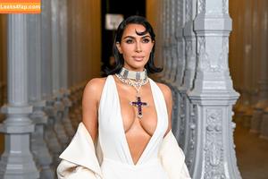 Kim Kardashian photo #3649