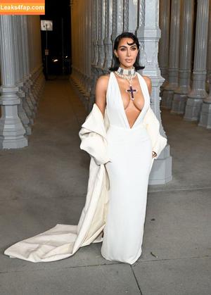 Kim Kardashian photo #3652