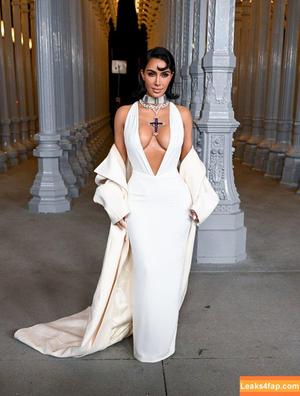 Kim Kardashian photo #3653