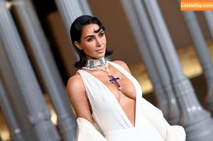 Kim Kardashian photo #3668