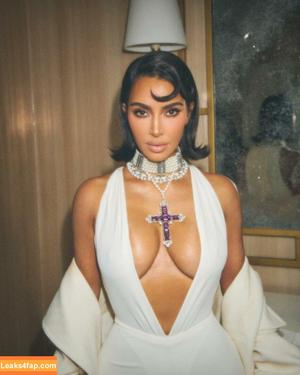 Kim Kardashian photo #3691