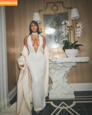 Kim Kardashian photo #3692