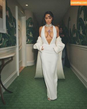 Kim Kardashian photo #3695