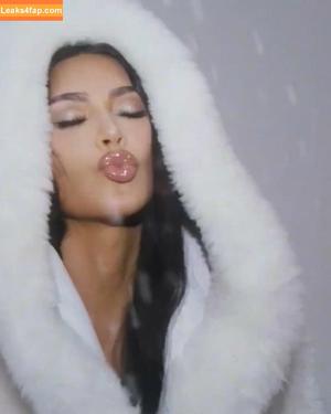 Kim Kardashian photo #3706