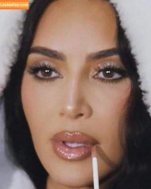 Kim Kardashian photo #3708