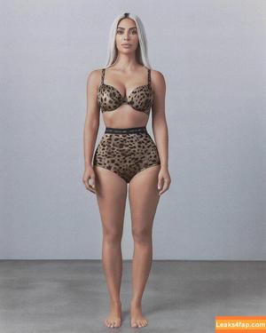 Kim Kardashian photo #3772