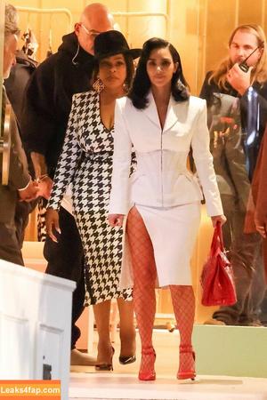 Kim Kardashian photo #3897