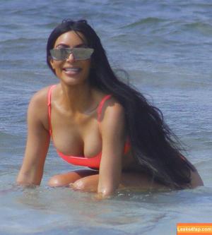 Kim Kardashian photo #3941