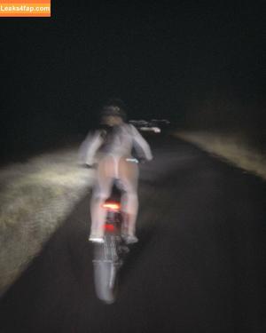 Kim Kardashian photo #3954