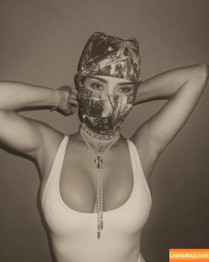 Kim Kardashian photo #3967