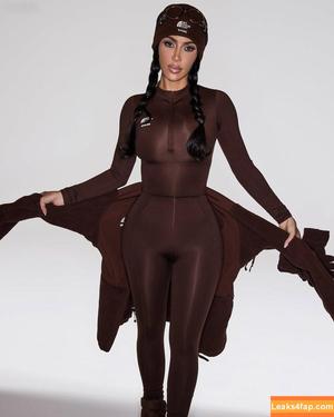 Kim Kardashian photo #3975
