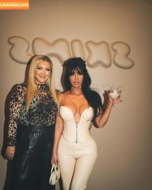 Kim Kardashian photo #3993