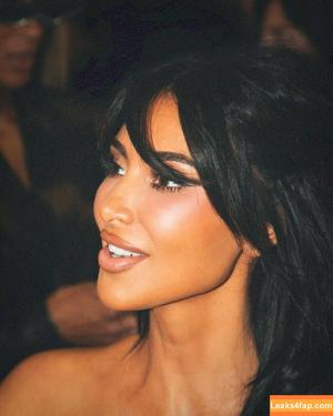 Kim Kardashian photo #3994