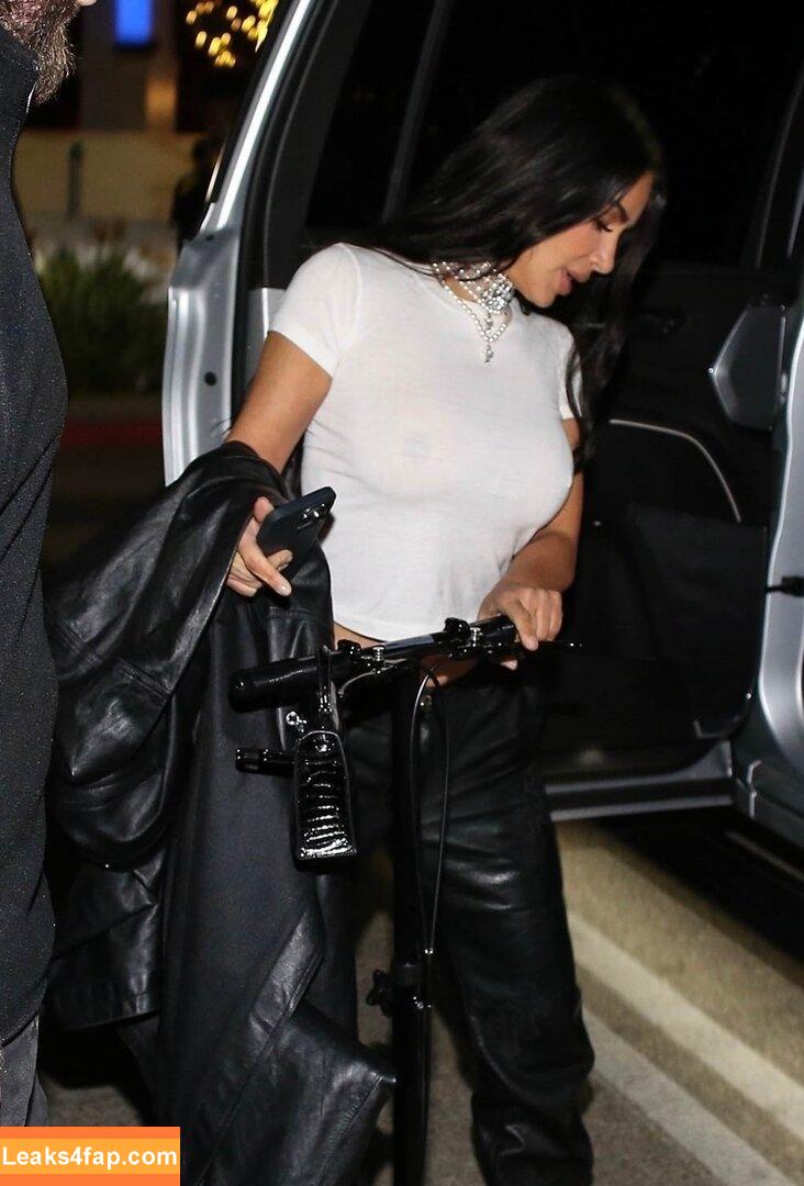 Kim Kardashian / KimKardashian / kimkadarshian leaked photo photo #4057