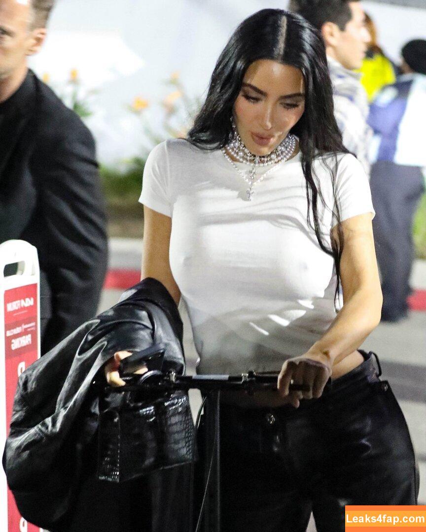 Kim Kardashian / KimKardashian / kimkadarshian leaked photo photo #4061