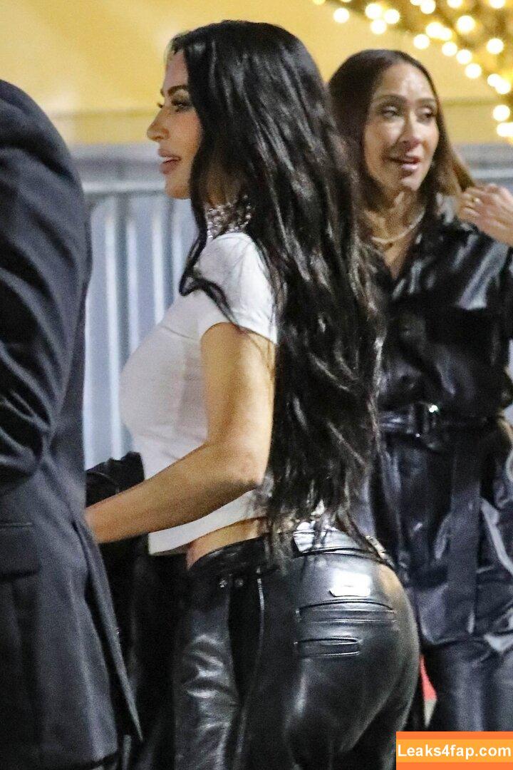 Kim Kardashian / KimKardashian / kimkadarshian leaked photo photo #4067