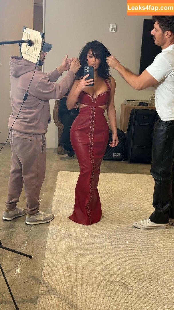 Kim Kardashian / KimKardashian / kimkadarshian leaked photo photo #4068